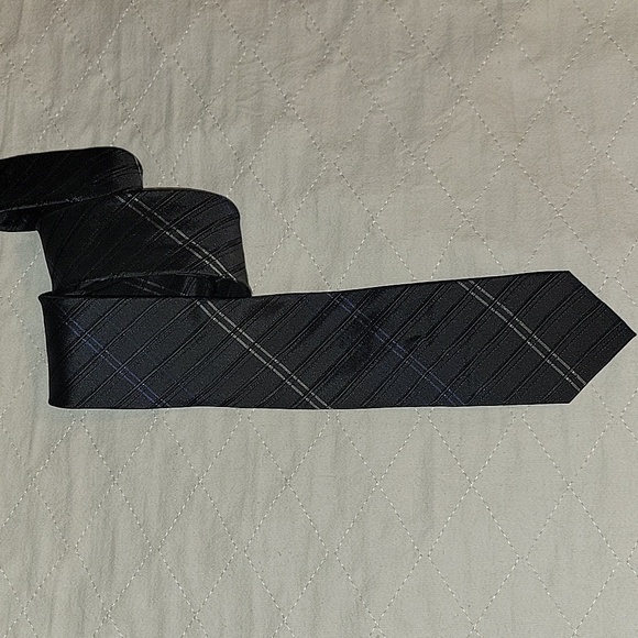 Men's Tie - Picture 1 of 5